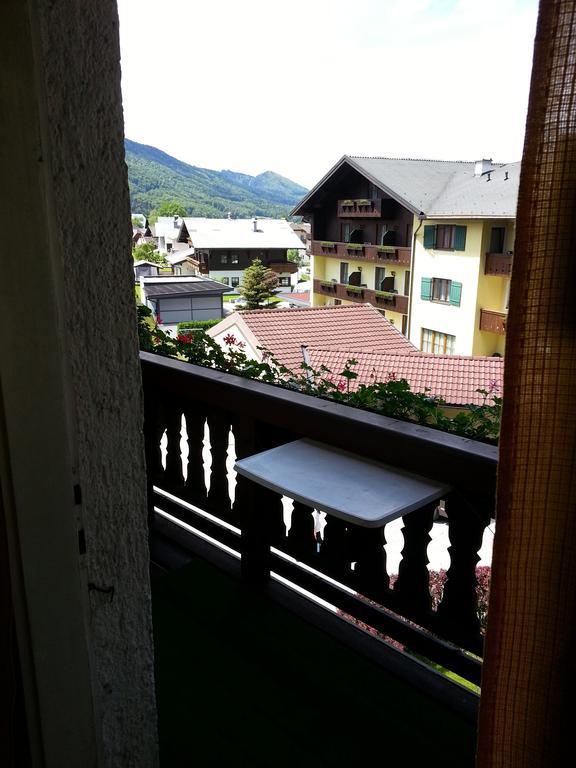 Haus Ellmaustein Bed and Breakfast Fuschl am See Rum bild